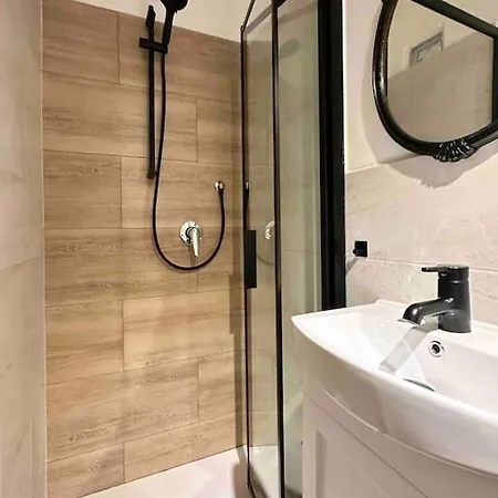 Apartment Warm Retreat In The Heart Of Cls Station *