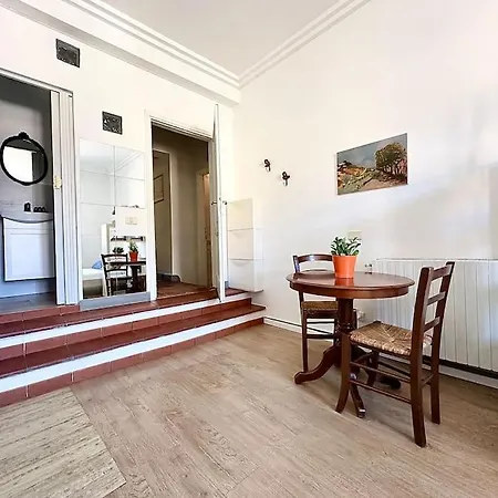 Warm Retreat In The Heart Of Cls Station Apartment Florence