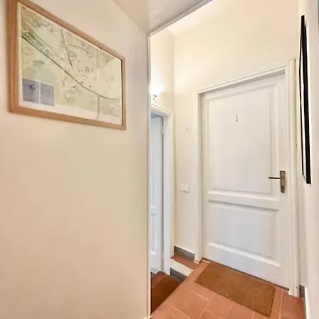 Warm Retreat In The Heart Of Cls Station Apartment Florence