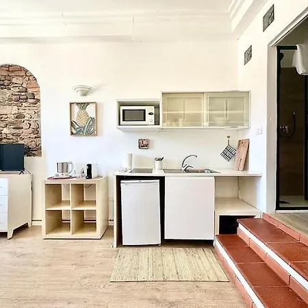 Warm Retreat In The Heart Of Cls Station Apartment *