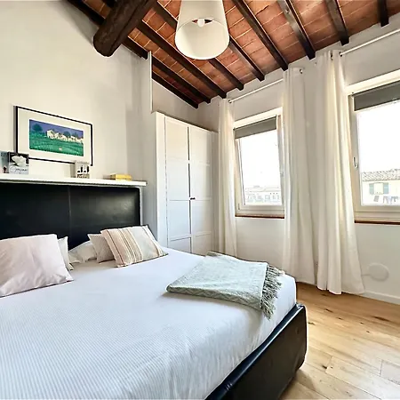 Warm Retreat In The Heart Of Cls Station Apartment Florence