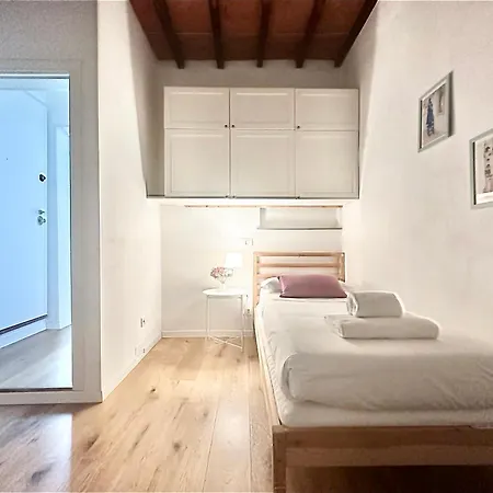 Warm Retreat In The Heart Of Cls Station Apartment Florence