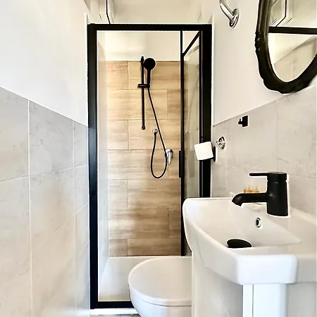 Warm Retreat In The Heart Of Cls Station Apartment