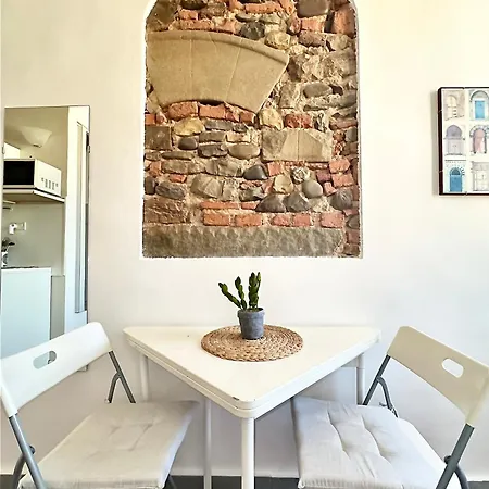 Warm Retreat In The Heart Of Cls Station Apartment *